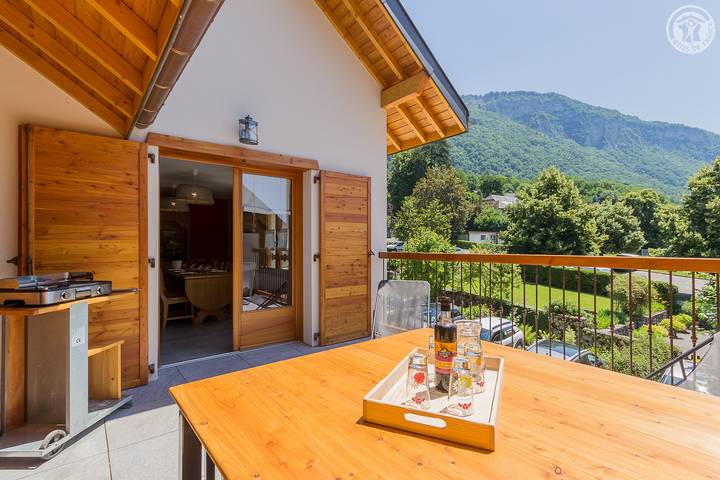 Gîte pour 6 personnes, avec Terrasse à Méry