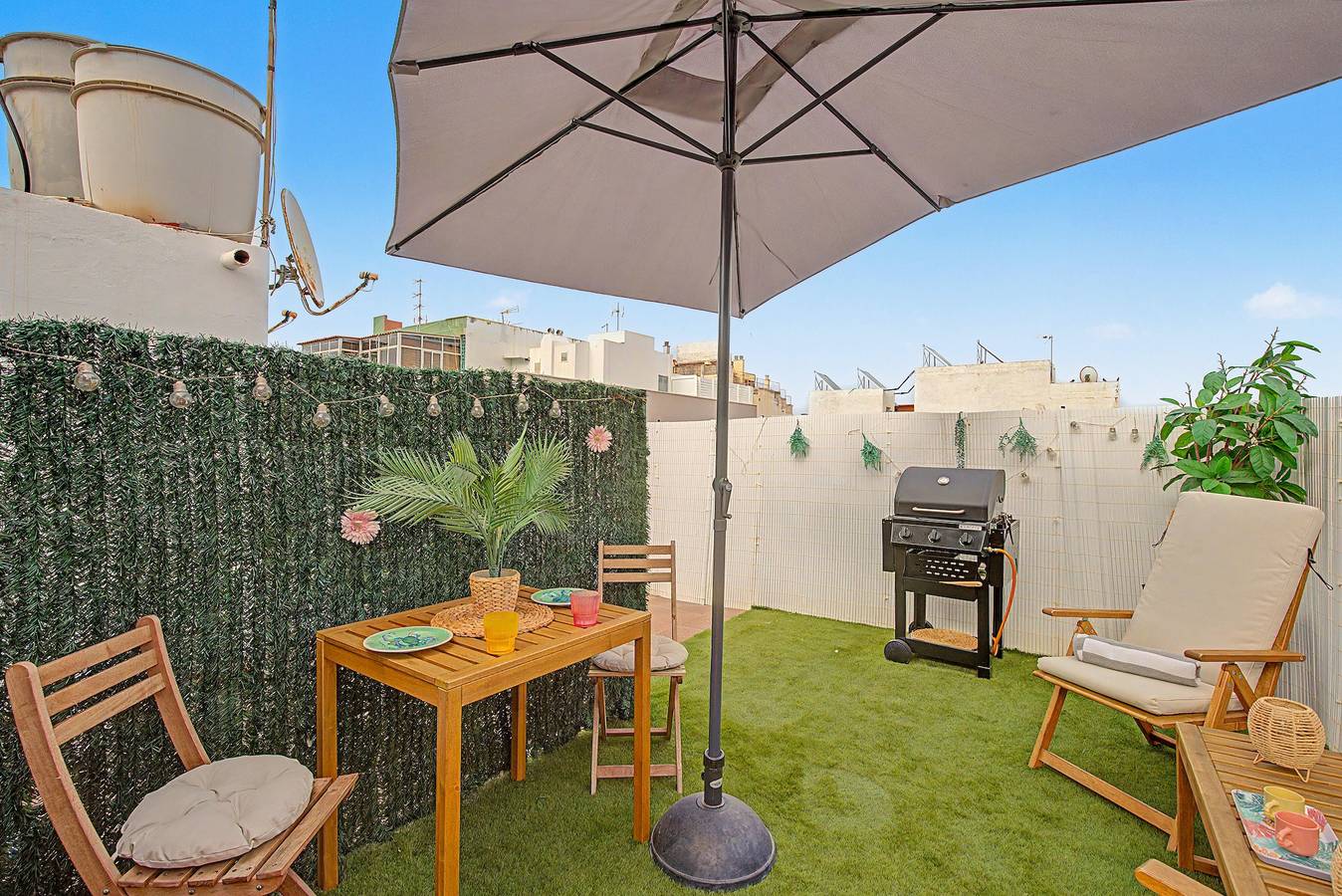 Apartamento entero, Apartamento vacacional 'La Belle Home' con terraza privada, jardín privado y Wi-Fi in Playa de las Alcaravaneras, Las Palmas de Gran Canaria