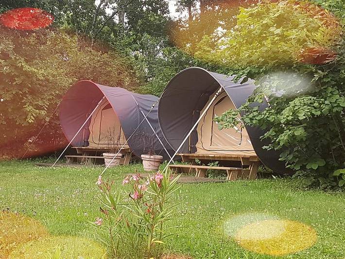 Tente pour 2 personnes, avec bassin pour enfant en Gironde - 2