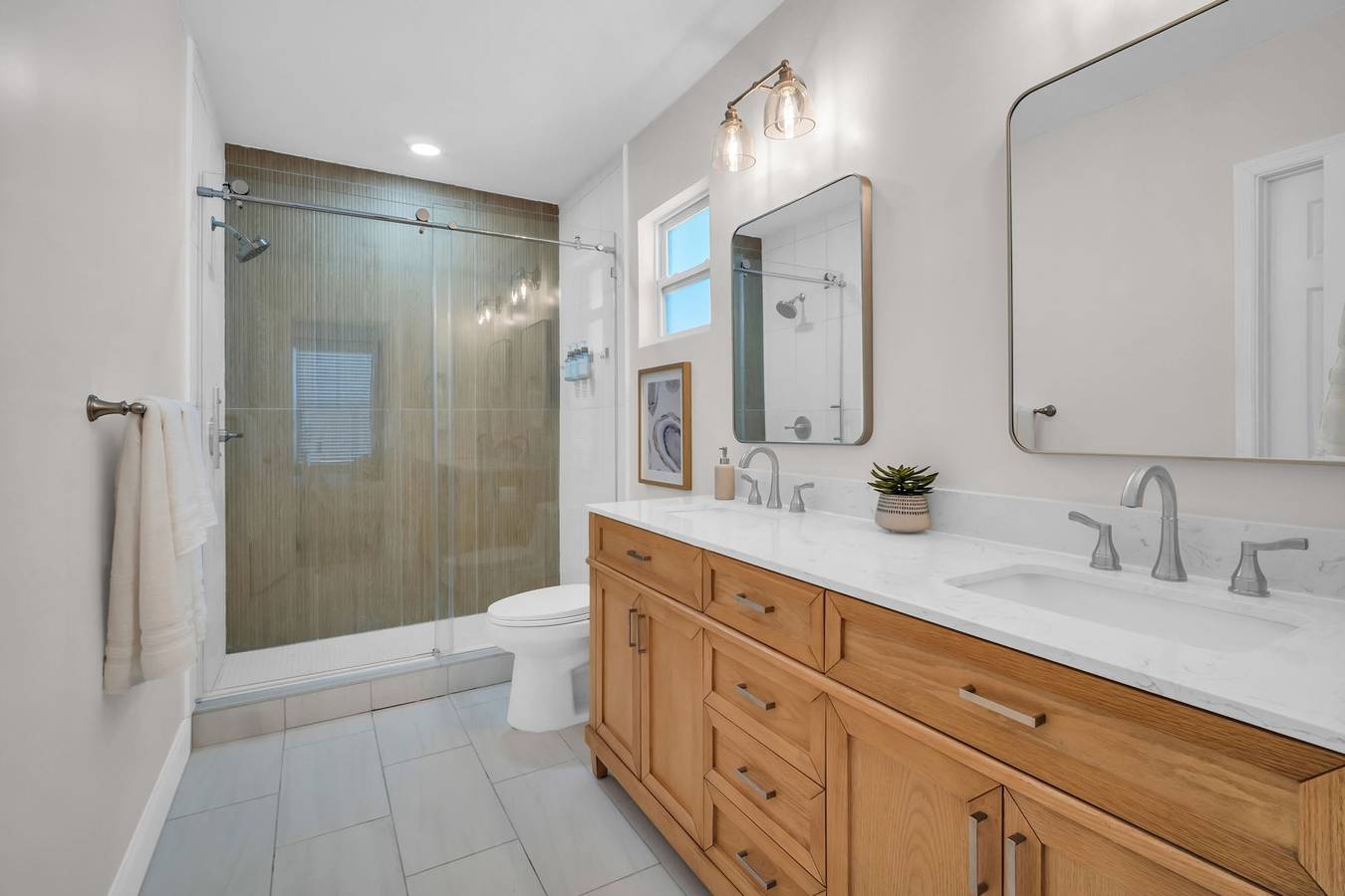 New  Beach Envy  4Br  Pool   Spa Steps from Sand  in Indian Rocks Beach, Pinellas County