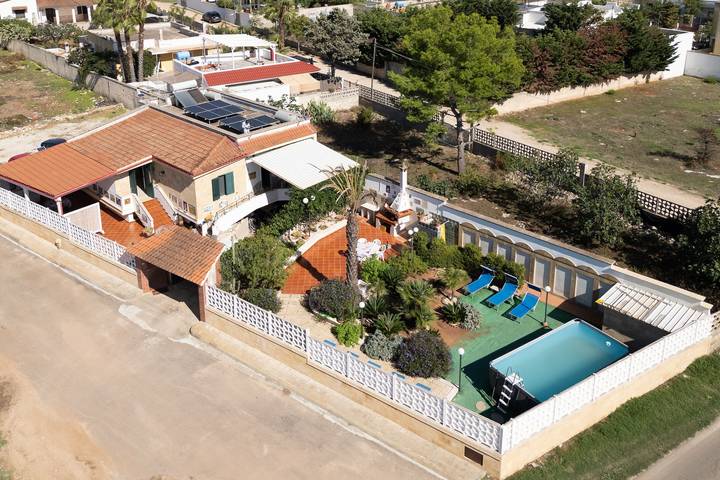 Ferienhaus für 7 Personen, mit Balkon und Garten