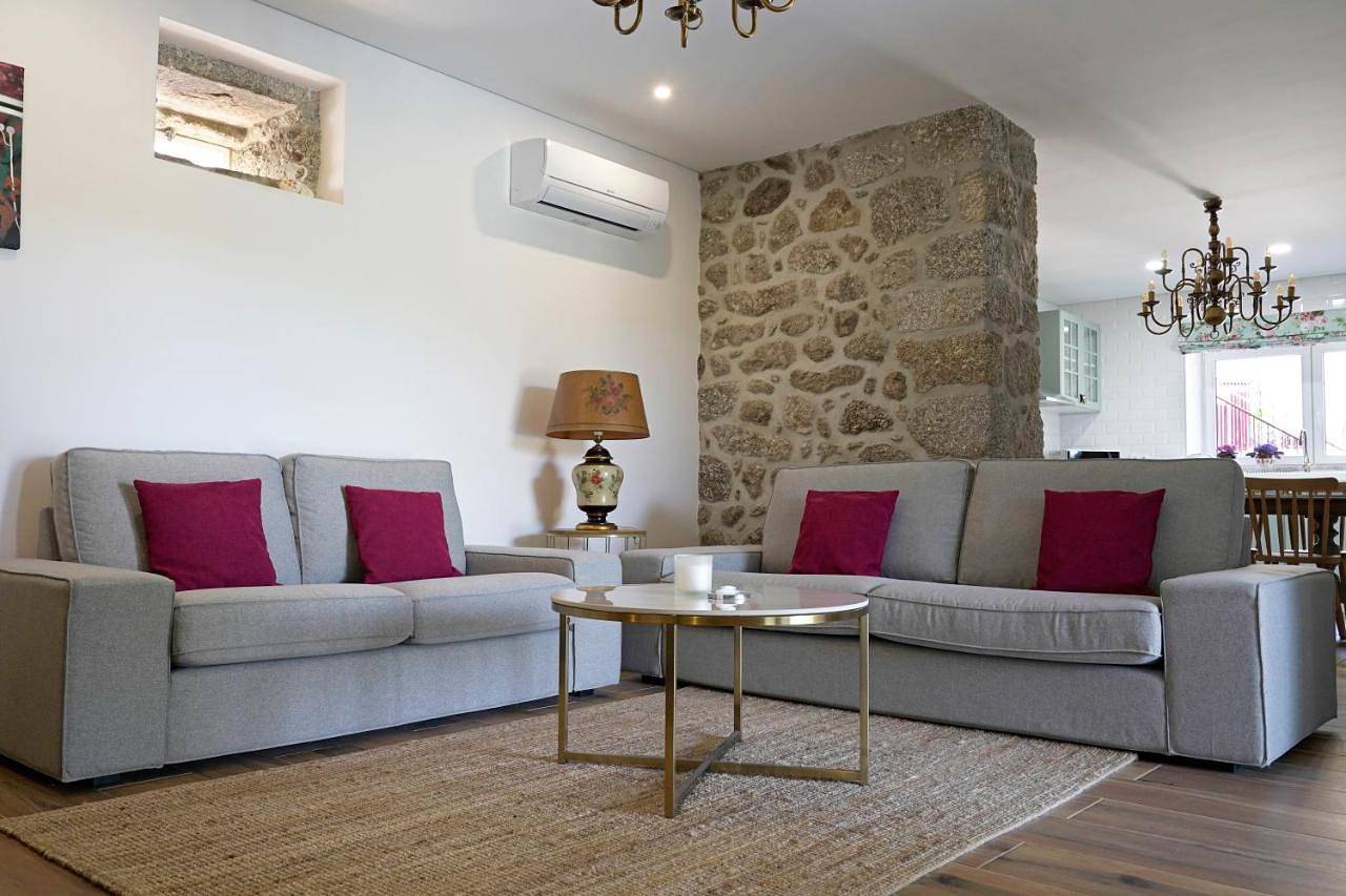 A Casa de Sobrado - Countryside House in Sande, Vilarinho, Barros e Gomide, Distrito de Braga