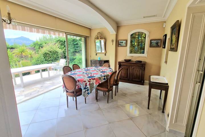 Villa pour 8 personnes, avec piscine et jardin, adapté aux familles à Mandelieu-la-Napoule - 4