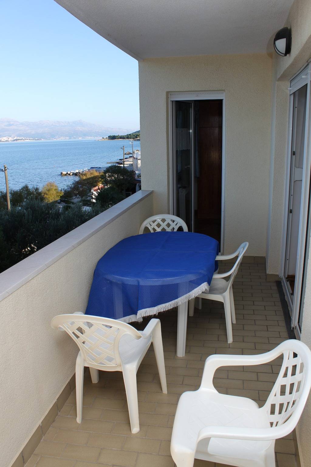 Ganze Wohnung, 2-Zimmer-Ferienwohnung am Strand Slatine, Ciovo A-1139-c in Slatine, Ciovo