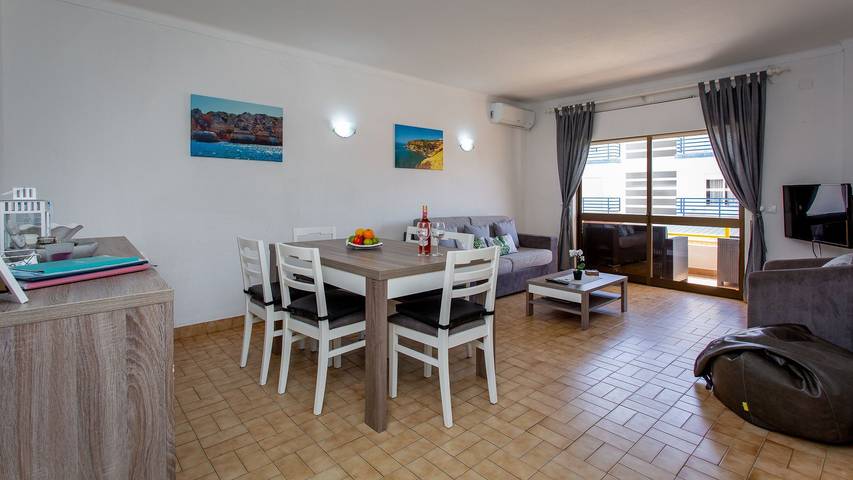 Ganze Wohnung, Ferienwohnung für 6 Personen mit Balkon in Altura, Faro Distrikt