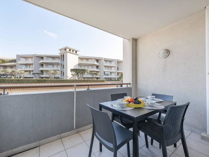 Gîte pour 4 personnes, avec balcon dans Office De Tourisme Cavalaire - 3