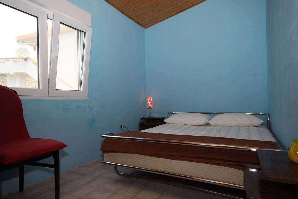 Ganze Wohnung, 2-Zimmer-Ferienwohnung mit Terrasse und Meerblick Metajna (Pag in Metajna, Pag