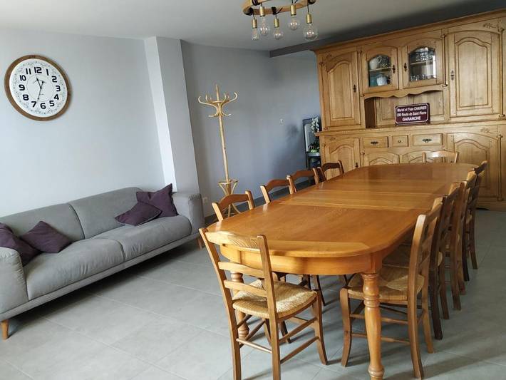 Location de vacances pour 2 personnes, avec Balcon ainsi que Terrasse et Vue à Charentay