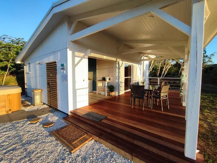 Lodge for 2 people, with garden and hot tub - 1