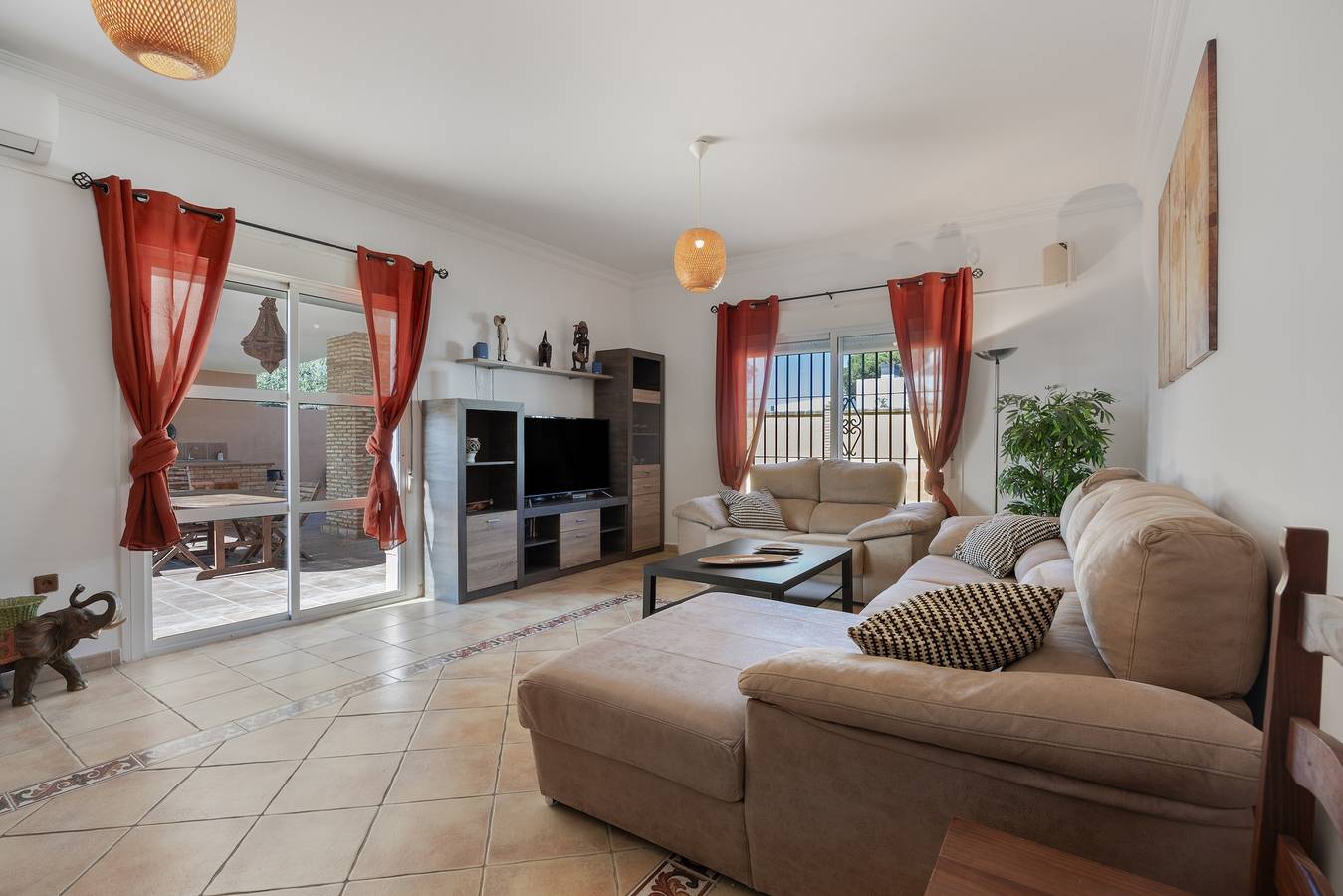 Villa 'Olivos 1C' avec piscine privée, Wi-Fi et climatisation in Chiclana de la Frontera, Costa de la Luz