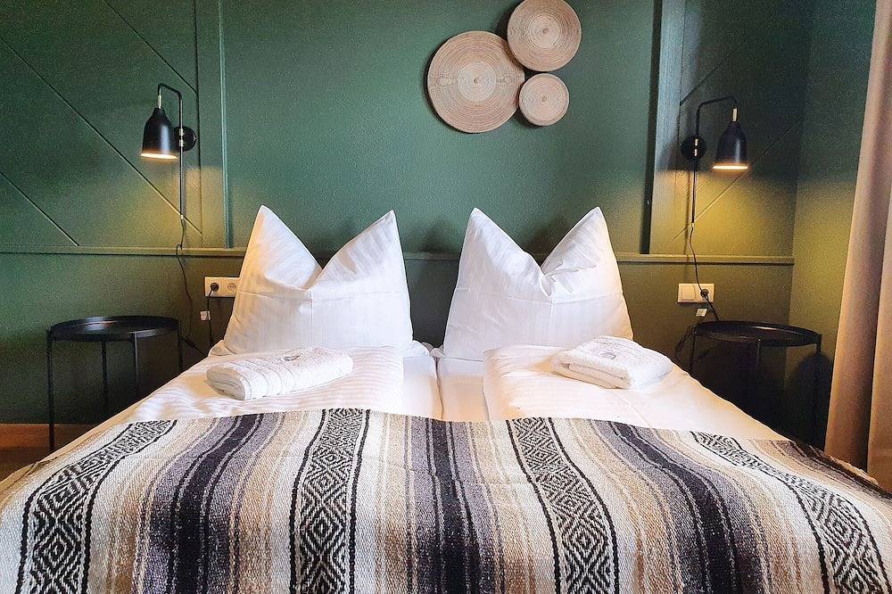 Apartamento inteiro, \"Modern 2-bedroom apartment with free parking.\" in Stubai Alps, Gotzens