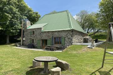 Gîte pour 7 personnes, avec jardin et terrasse à Cros-de-Géorand