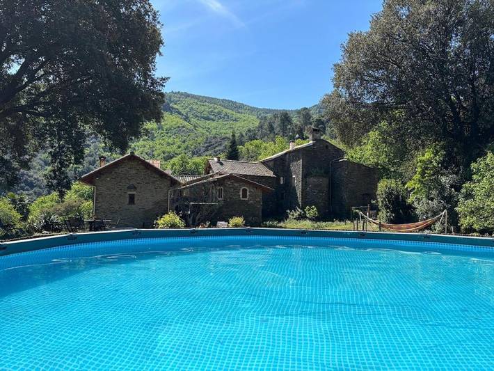 Location de vacances pour 6 personnes, avec piscine ainsi que vue et jardin, adapté aux familles à Le Collet-de-Dèze - 4