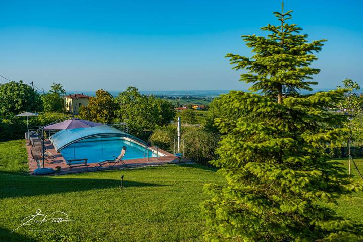 Casa vacanza per 8 persone, con sauna e giardino in Oltrepò Pavese