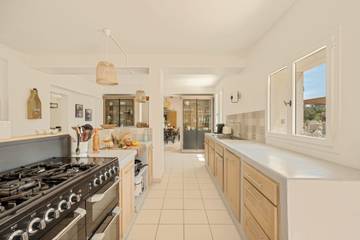 Maison De Vacances pour 15 Personnes dans Bonnieux, Parc naturel régional du Luberon, Photo 4