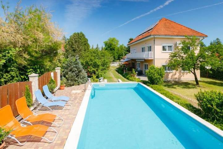 Ferienwohnung für 6 Personen, mit Pool und Garten in Zamardi