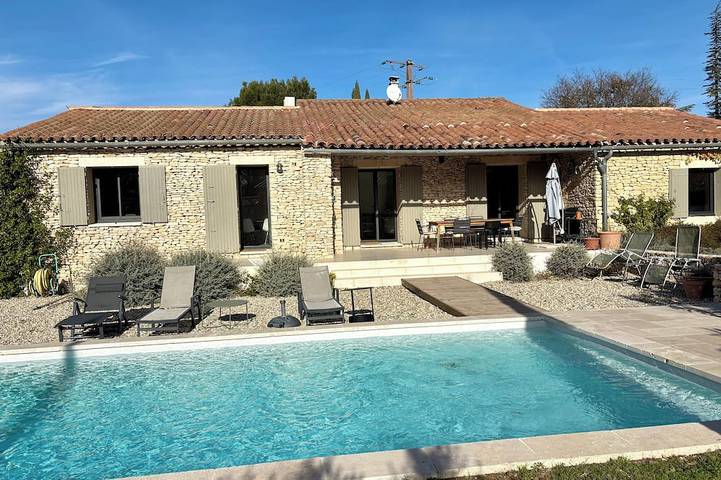 Gîte pour 6 personnes, avec jardin à Gordes