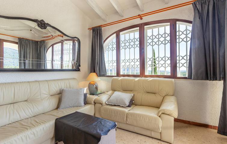 Location de vacances pour 4 personnes, avec piscine ainsi que jardin et terrasse à Orba - 3