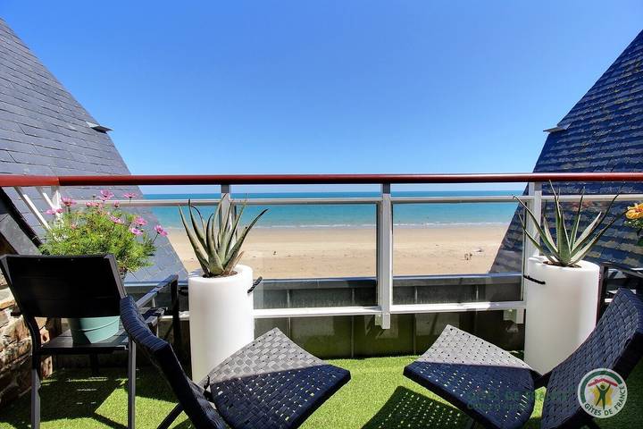 Gîte pour 4 personnes, avec Terrasse ainsi que Jardin et Vue dans Les Rosaires