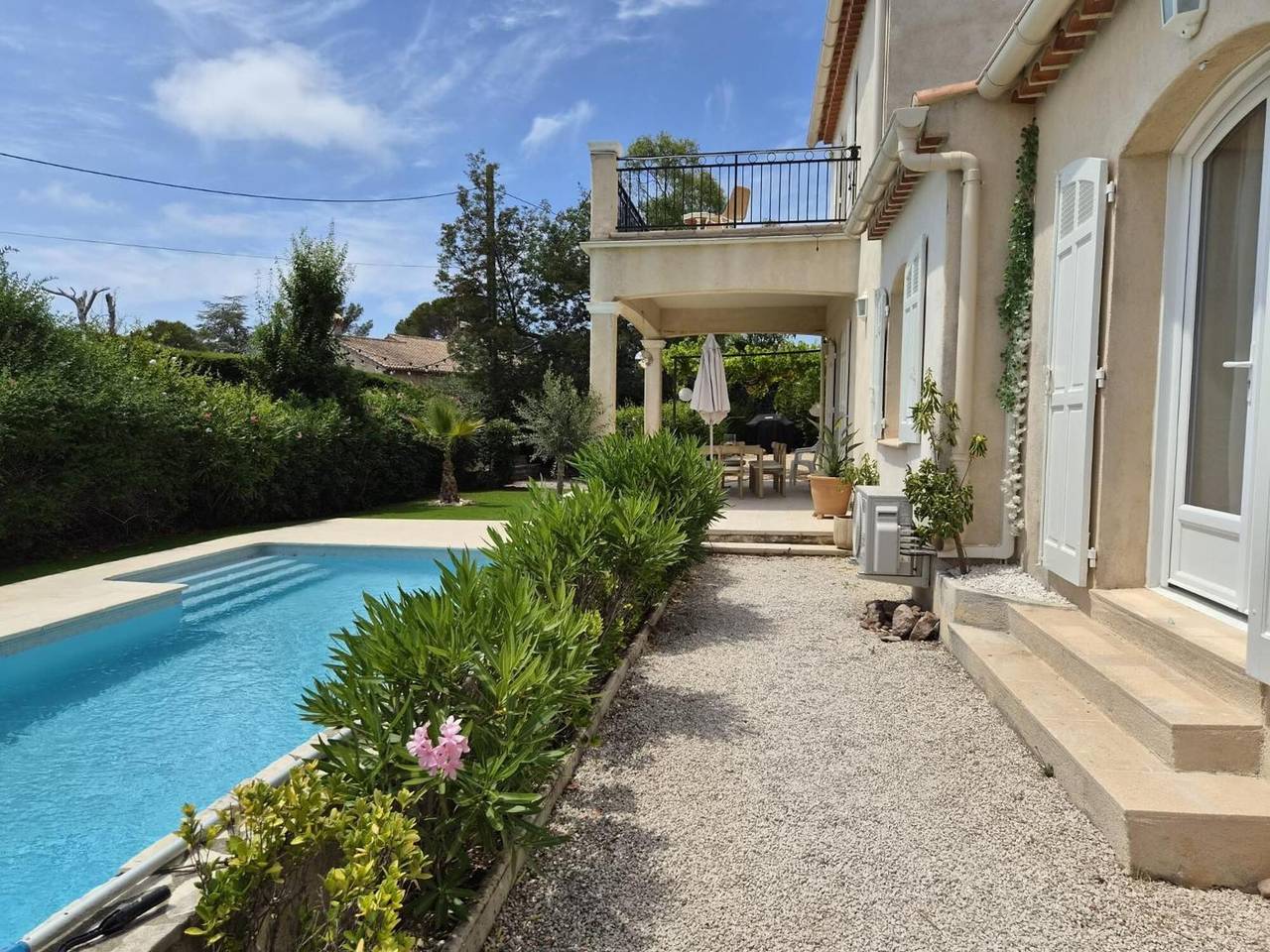 Villa met 4 Slaapkamers, Privézwembad, Wifi en Airco vlak bij Zee in Saint-Raphaël, Middellandse Zeekust (Frankrijk)