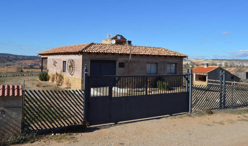 Casa rural para 4 personas, con vistas y jardín en Comarca de Teruel - 2