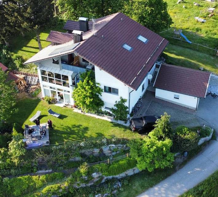 Ferienwohnung für 2 Personen, mit Balkon und Whirlpool sowie Terrasse und Garten in Grainet