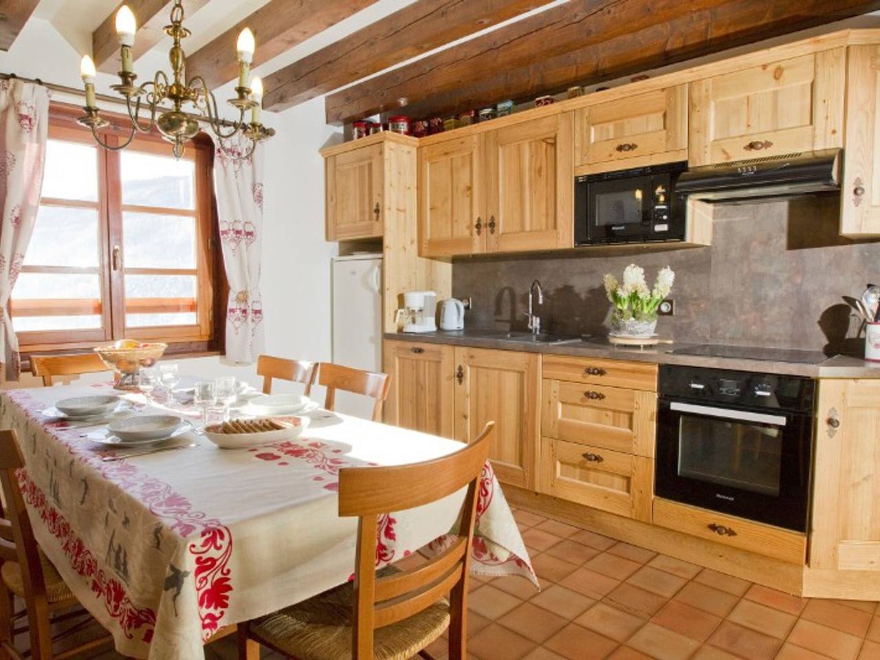 Appartement entier, Appartement sur 2 niveaux, 3 pièces avec Wi-Fi et parking à Saint-Chaffrey, 6 personnes in Saint-Chaffrey, Serre Chevalier