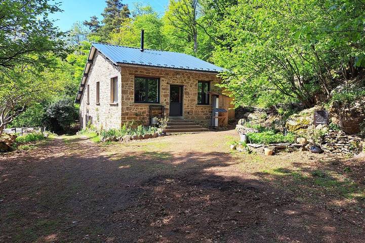 Gîte pour 8 personnes, avec Jardin à Yzeron