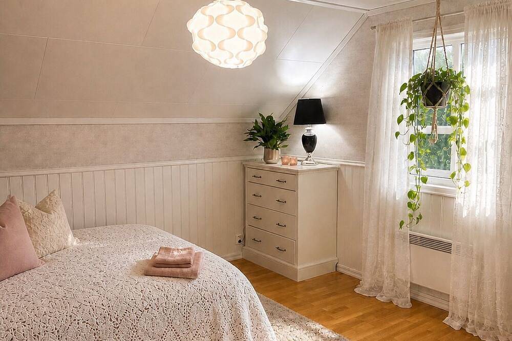 Detached house with terraces and garden. Close to the sea and the town center in Svelvik