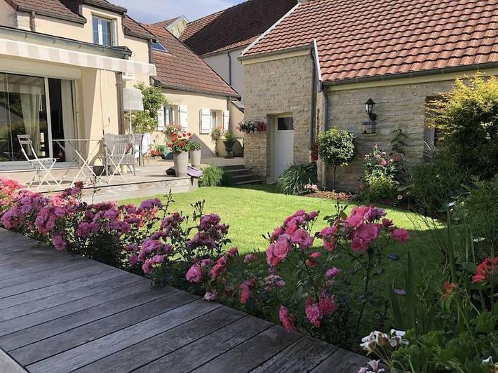 Location de vacances pour 8 personnes, avec Terrasse et Jardin à Ahuy