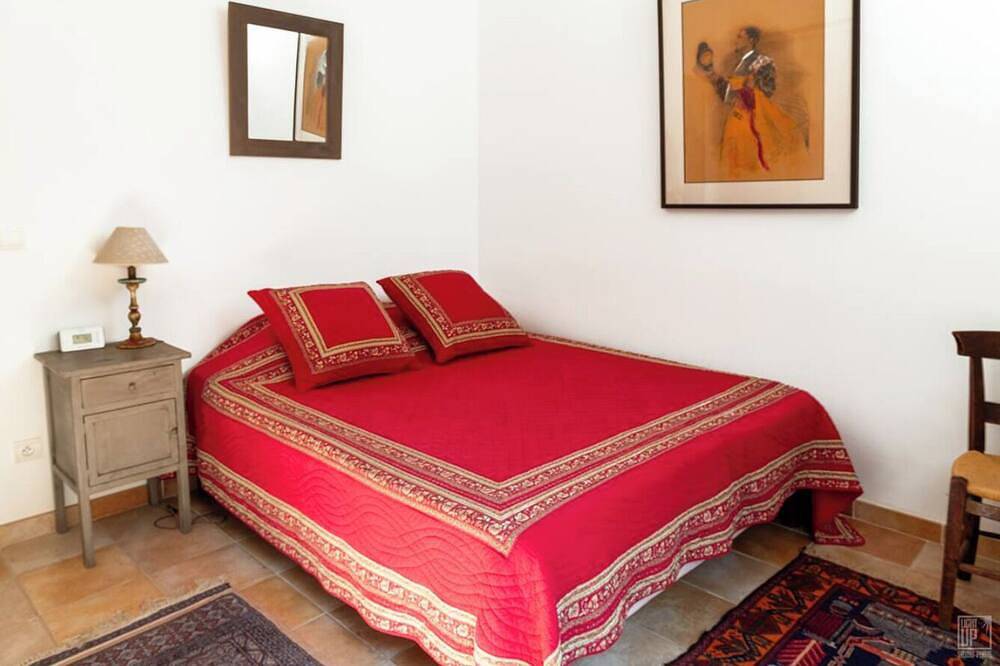 Maison de Ramparts du 17e Avec Jacuzzi in Banon, Forcalquier region