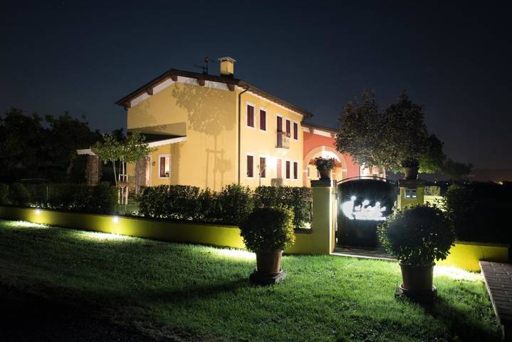 Casa vacanza per 2 persone, con giardino e panorama nonché piscina per bambini e piscina in Provincia di Vicenza