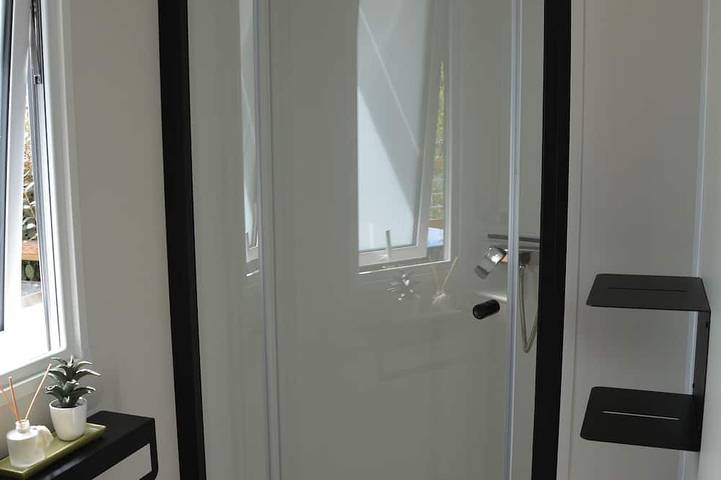 Camping pour 4 personnes, avec jacuzzi ainsi que piscine et terrasse dans Massif de l'Esterel - 4