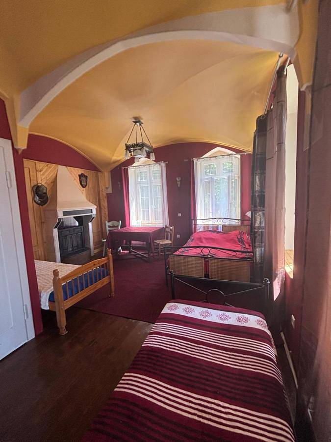 Cały apartament wypoczynkowy, Triple Room with Private Bathroom in Leśna, Dolny Śląsk