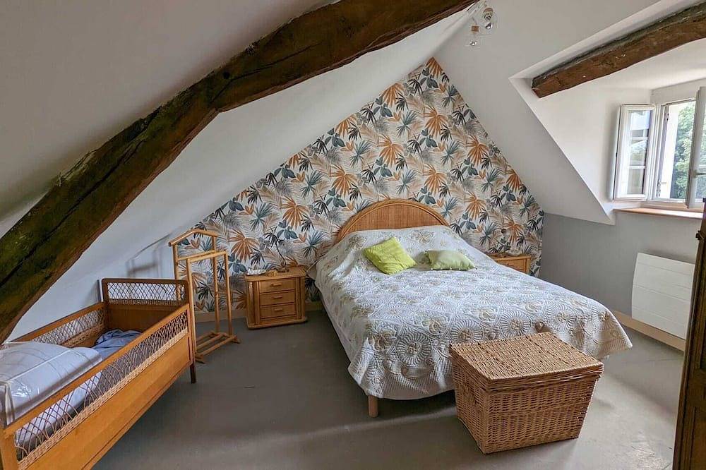 Logis des Fées, spa, piscine, climatisation & jardin in Baugé-en-Anjou, Vallée de la Loire