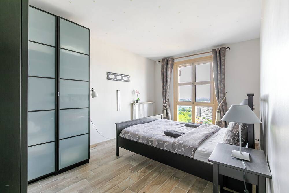 Apartamento entero, Apartment overlooking the Eiffel Tower between Paris and Disneyland in Noisy-le-Grand, Sena-Saint Denis