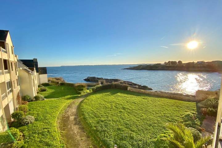 Appartement entier, Superbe T3 Cosy Vue mer 180 in Plage de Port Fontaine-Lomener, Ploemeur