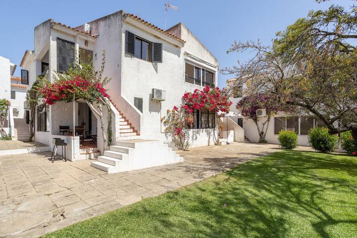 Ferienwohnung für 4 Personen, mit Garten und Pool sowie Balkon - 1