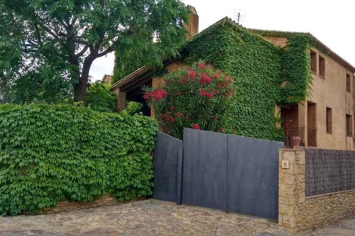 Casa rural para 5 personas, con jardín y jacuzzi en Cataluña