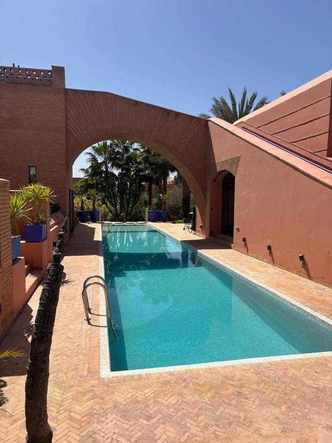 Appartement de vacances pour 12 personnes, avec vue et piscine ainsi que jardin et sauna, animaux acceptés à Marrakech