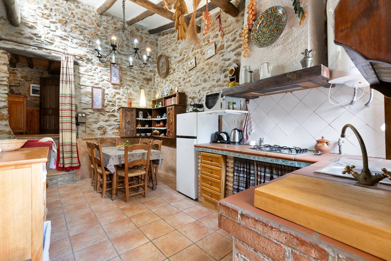 Finca 'Fuensanta Balcón Al Mar' mit Bergblick, privater Terrasse und Wi-Fi in Rubite, Costa Tropical