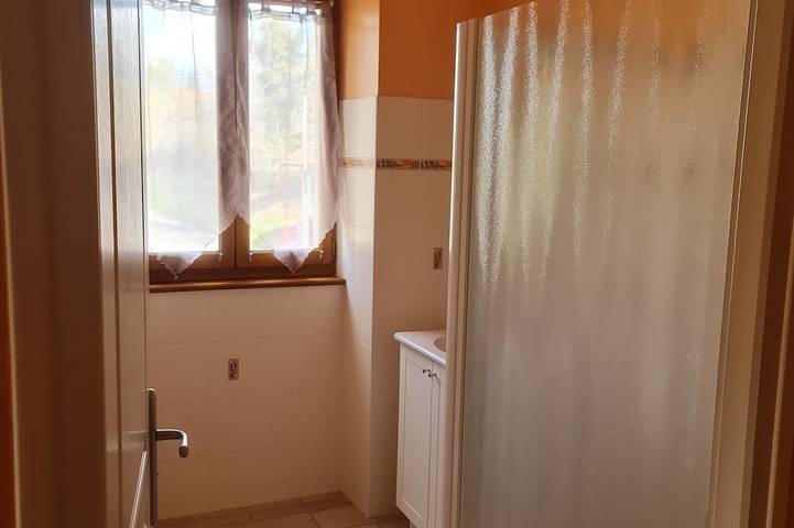 Gîte pour 7 personnes, avec jardin à Arinthod