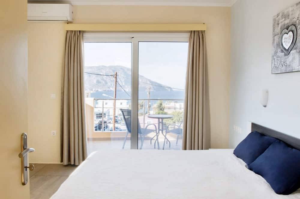 Entire apartment, Homerez - Apartment with Sea and Mountain Views in Karpathos - 45 sqm in Karpathos