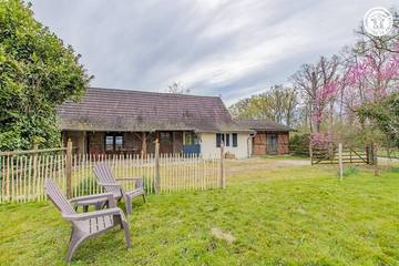 Gîte pour 4 personnes, avec jardin à Dampierre-en-Bresse