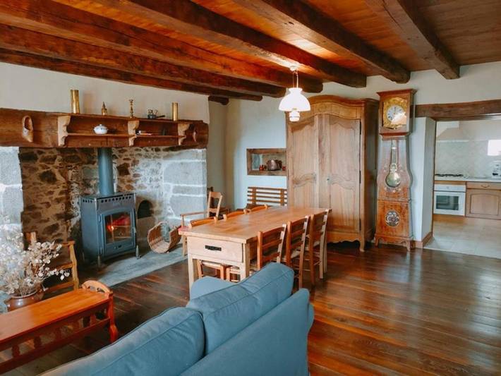Location de vacances pour 5 personnes, avec Balcon et Jardin à Boisset (Cantal) - 3
