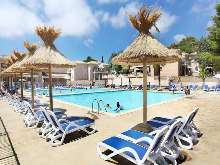 Gîte pour 4 personnes, avec piscine et sauna, adapté aux familles dans Plage de l'Argentière - 3