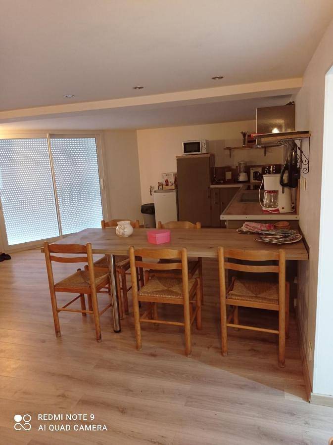 Gîte pour 5 personnes, avec jardin ainsi que vue et piscine à Augerolles - 4