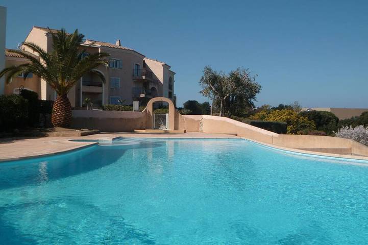 Ferienwohnung für 4 Personen, mit Pool in L'Île-Rousse