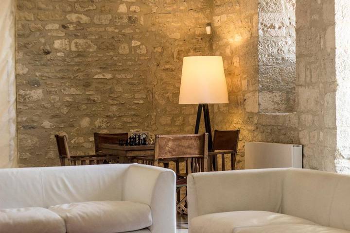 Gîte pour 4 personnes, avec terrasse ainsi que piscine et jardin à Saint-Maximin (Nimes) - 2