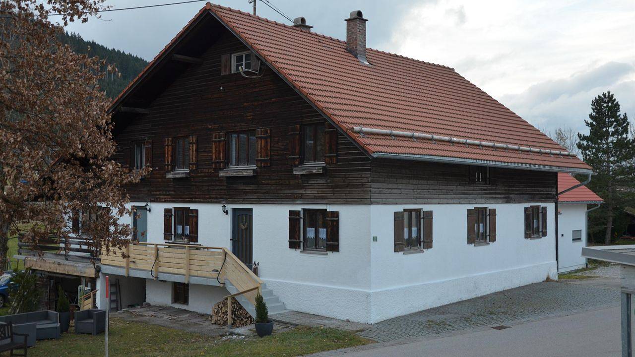 Geheel vakantieappartement, Vakantieappartement voor 8 personen met tuin in Nesselwang, Zwaben (Bayern)